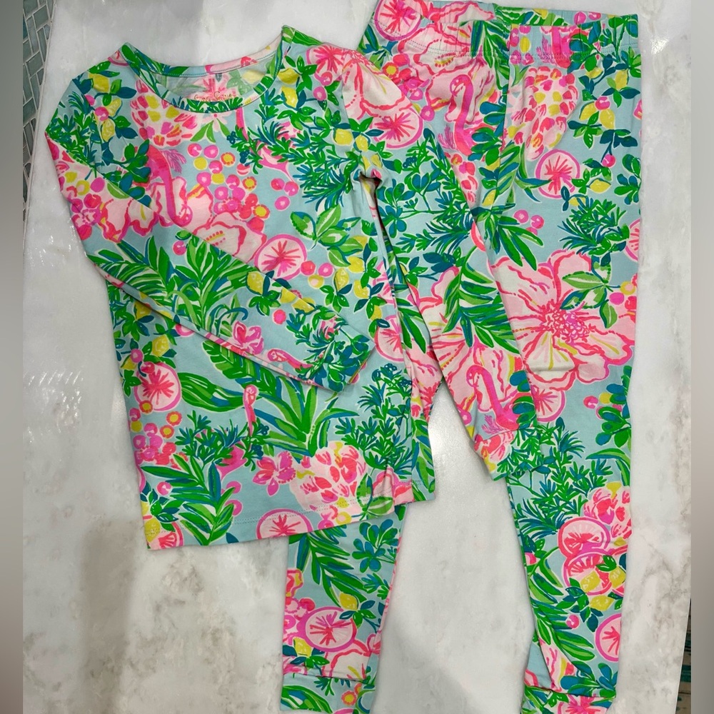 Lilly Pulitzer 2 Piece girls pajama set. Size 4.